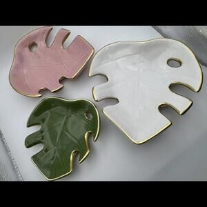 Vagabond Goods Monstera Ceramic Jewelry Set - Elegant Leaf Plates